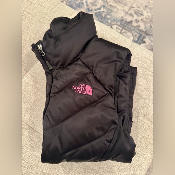 The North Face Women's Black and Pink Quilted Vest for Breast Cancer - Picture 7 of 7